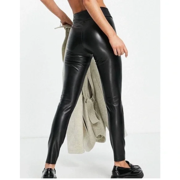 Abercrombie & Fitch Black Faux Leather Pull On Leggings Size XS NWT - Picture 3 of 10